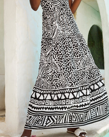beautiful resort dress maxi style black and white tribal print french polynesia kenny flowers womens with black straps